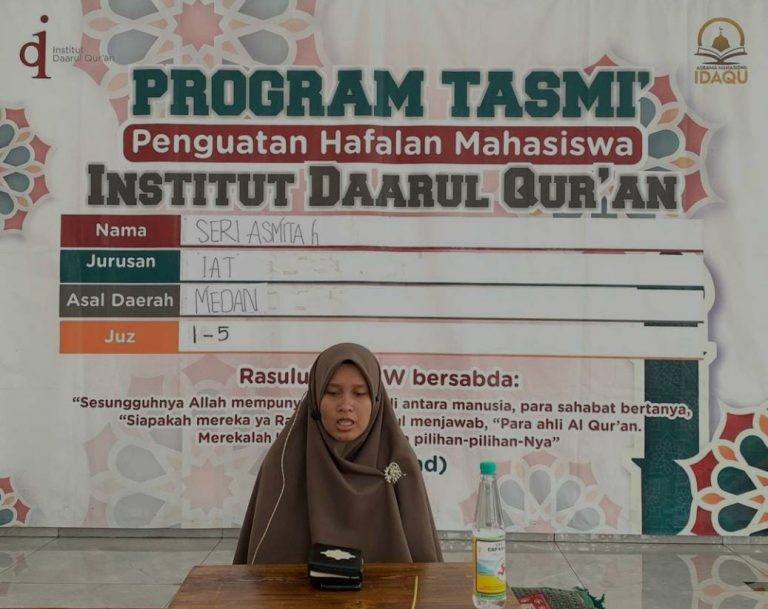 Mahasiswi Prodi IAT Fakultas Ushuluddin Idaqu  Mengikuti Tasmi’ Al-Quran