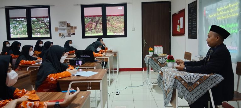 Prodi Ilmu Al-Qur’an dan Tafsir Fakultas Ushuluddin Menyelenggarakan Pelatihan Ilmu Nadhom di Pondok Pesantren Reguler Cikarang