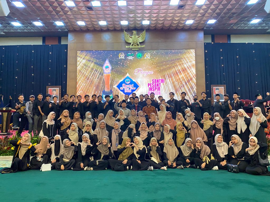 100 Mahasiswa Fakultas Ushuluddin Ikut Sukseskan Santri of The Year 2023 di MPR RI