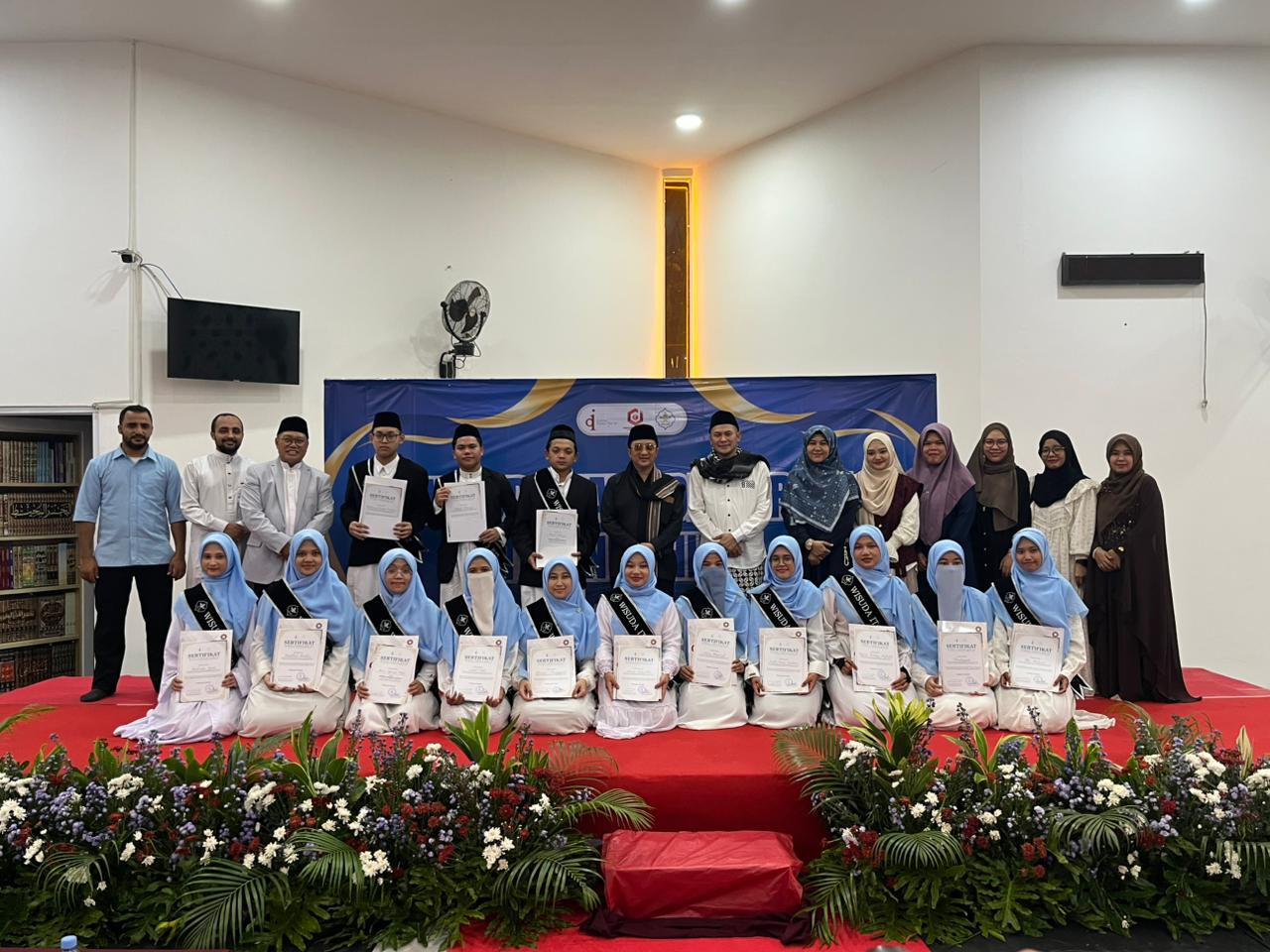 Mahasiswa Fakultas Ushuluddin Sukses Mengikuti Wisuda Itqanul Hifzhi Tahun 2026, Dekan Berikan Apresiasi